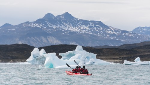 Afbeelding van Kayaking In Saqqaq Greenland HGR 18909 500  Photo Karsten Bidstrup