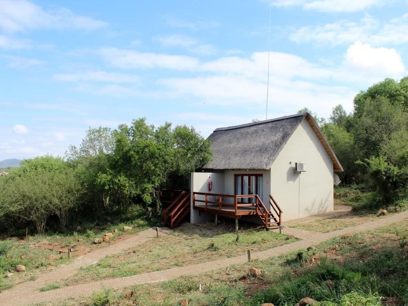 Nahakwe Lodge