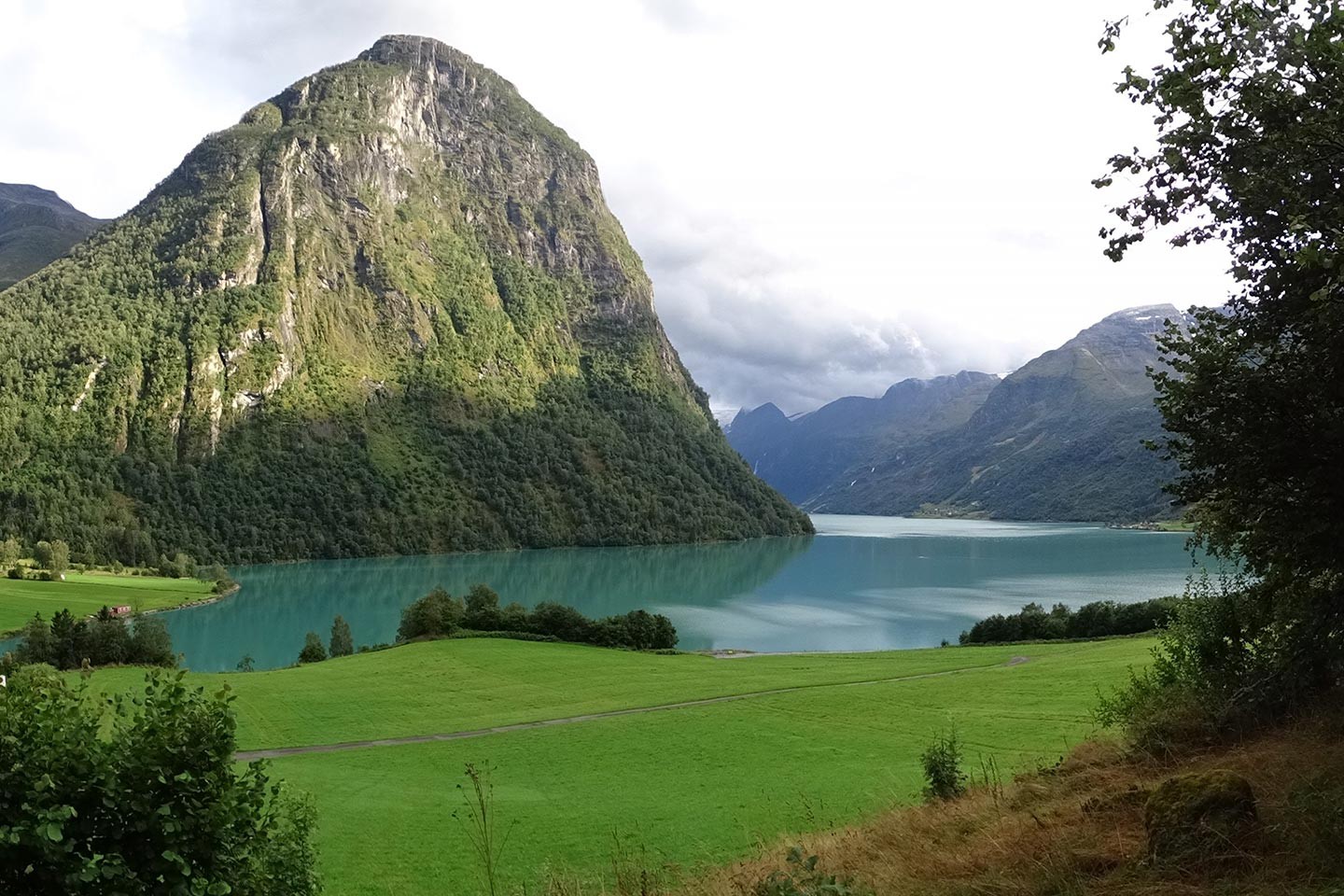 Oldedalen, Flåten Feriehytter