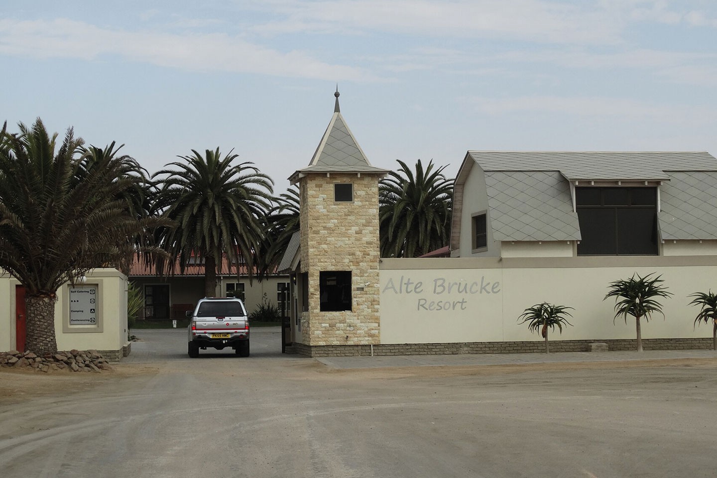 Afbeelding van Swakopmund Alte Brucke Cape Tracks Entree