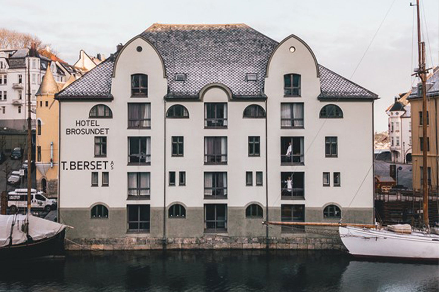 Ålesund, Brosundet