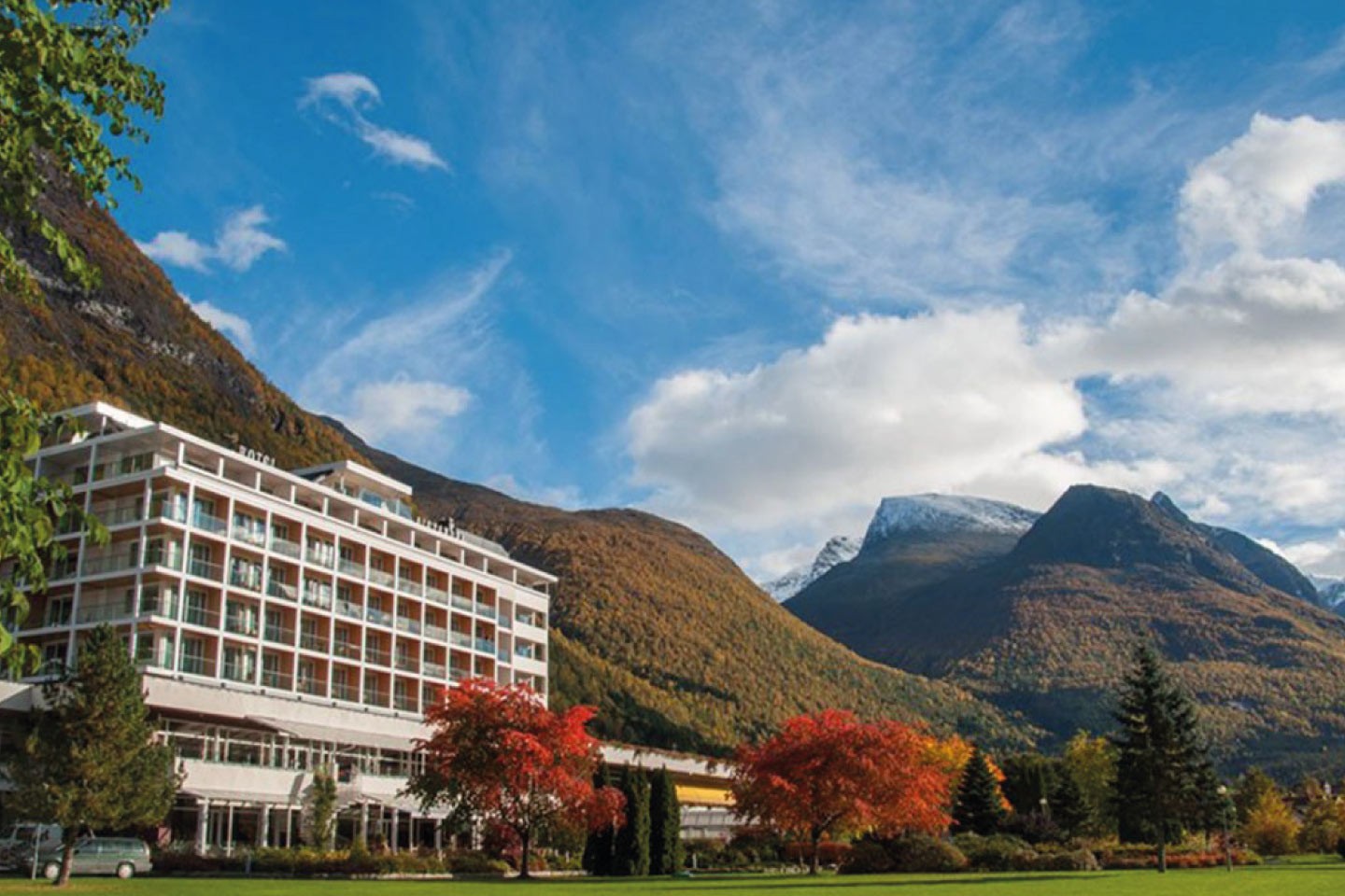 Afbeelding van Alexandra Hotel Facade Cape Tracks