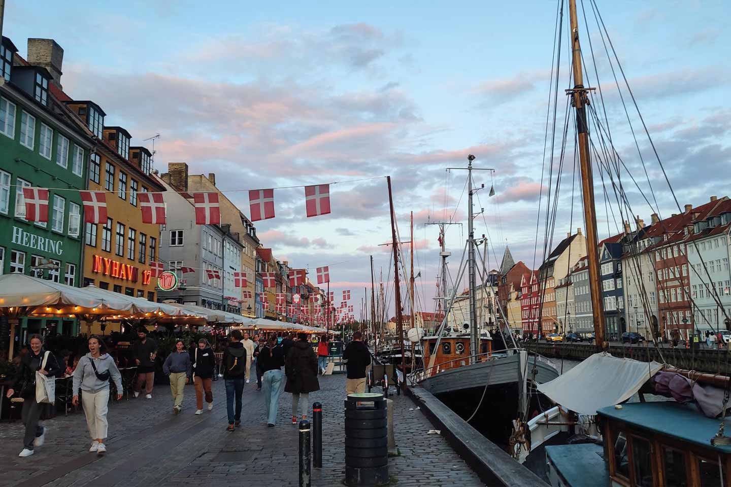 Afbeelding van Cape Tracks Citytrip Galar Kopenhagen Nyhavn Avonduren Monique Altena