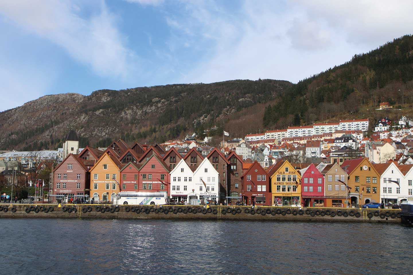 Afbeelding van Cape Tracks Citytrip Hodr Bergen Bryggen Ramon Lucas