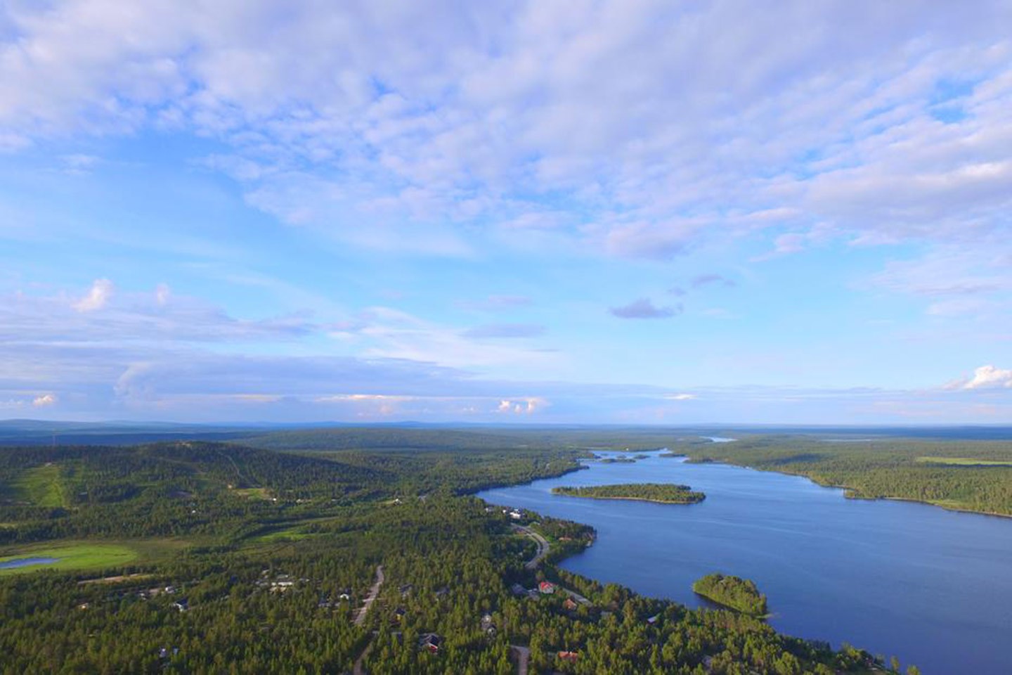 Enontekiö, Hetan Majatalo Oy