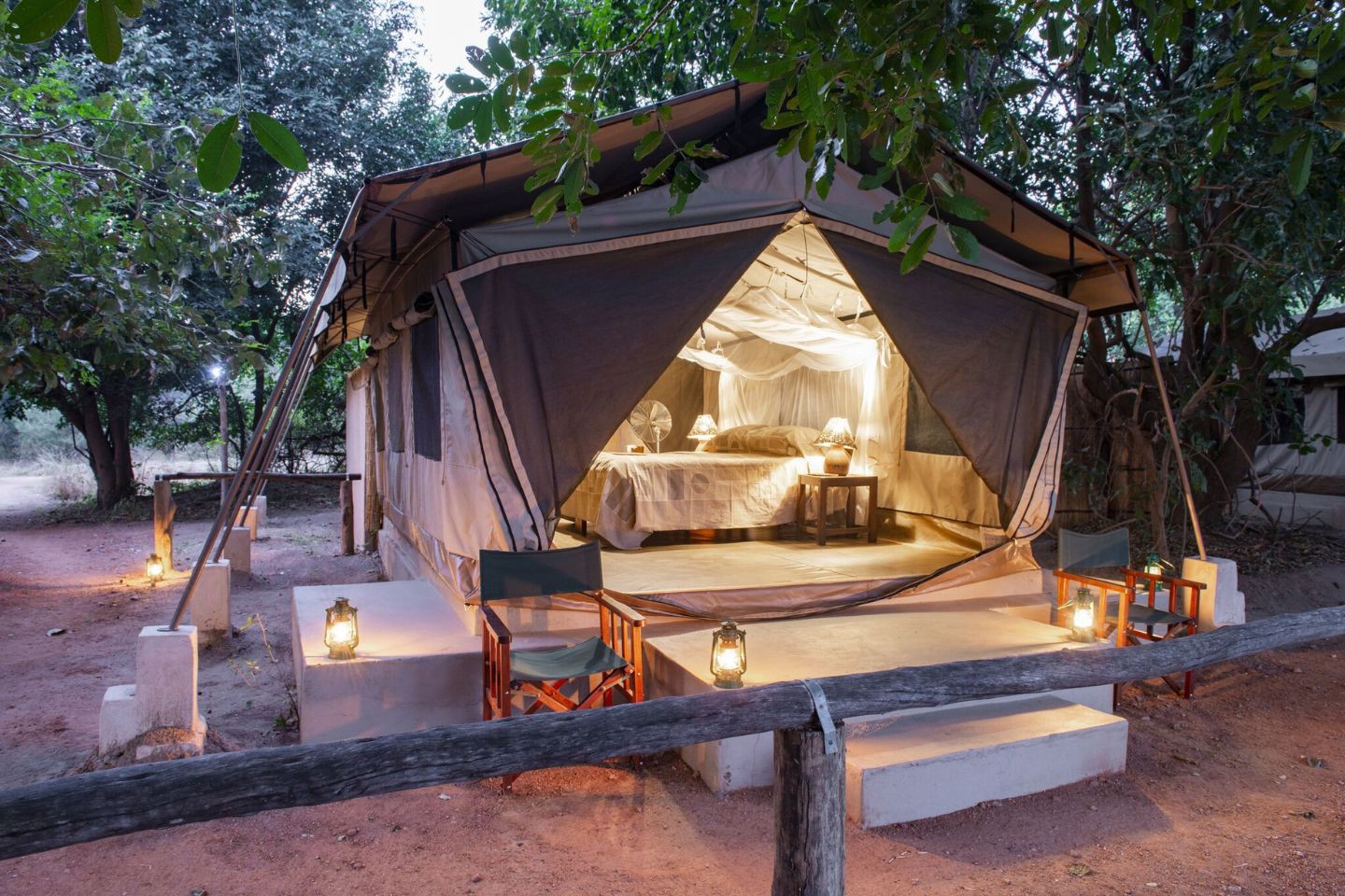 Flatdogs Camp - South Luangwa NP