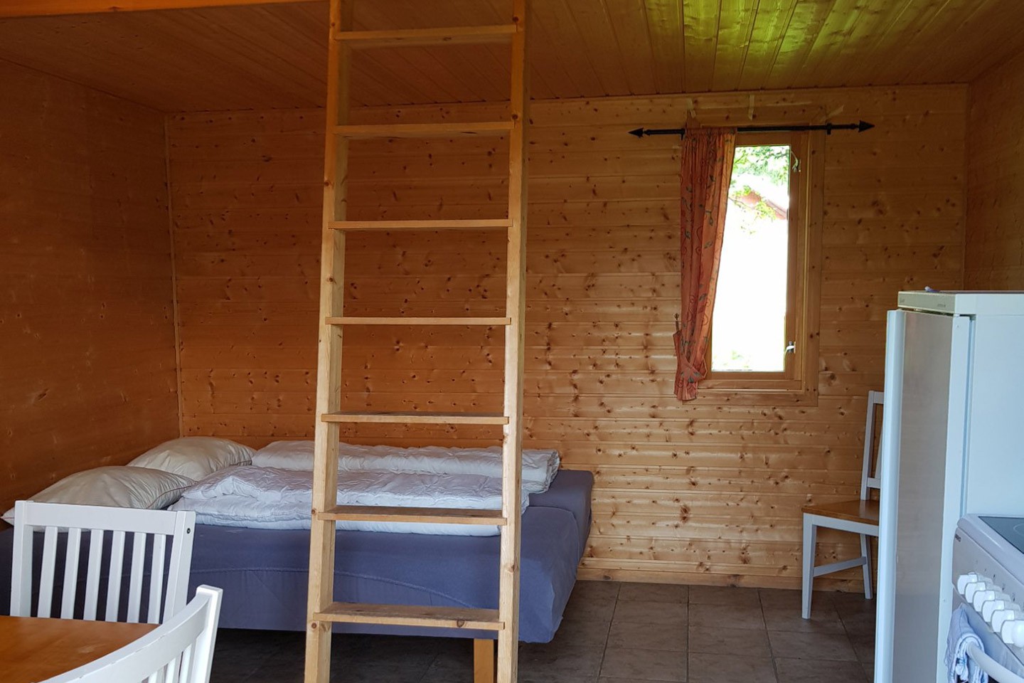 Laukvik, Sandsletta Camping kampeerhut