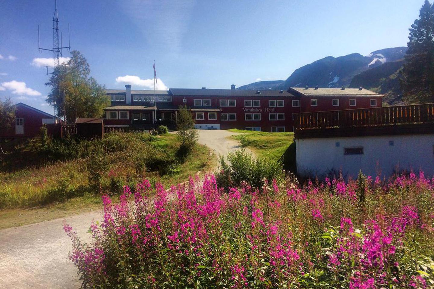 Myrdal, Vatnahalsen Høyfjellshotell