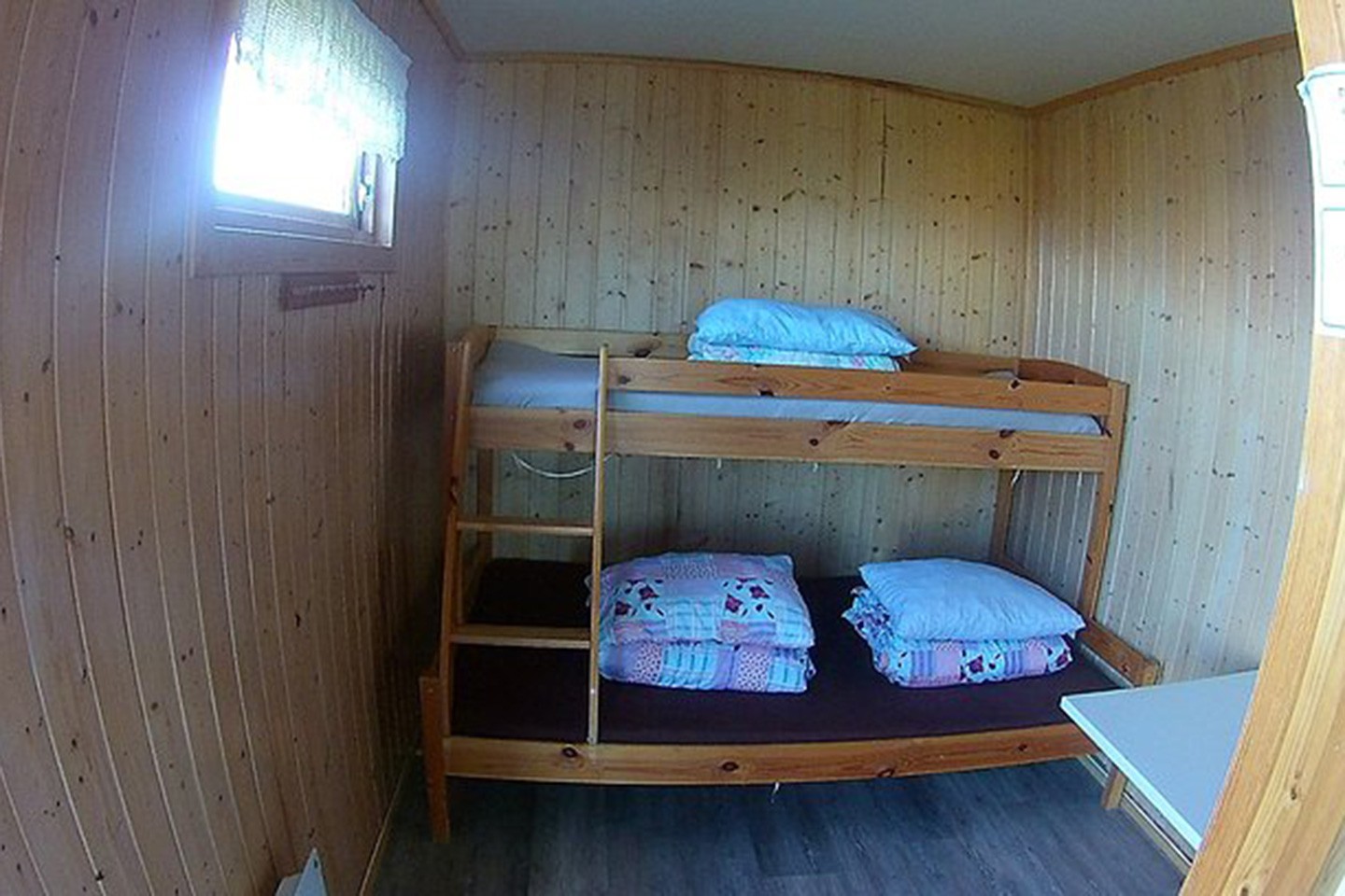 Nordmela, Stave Camping kampeerhut