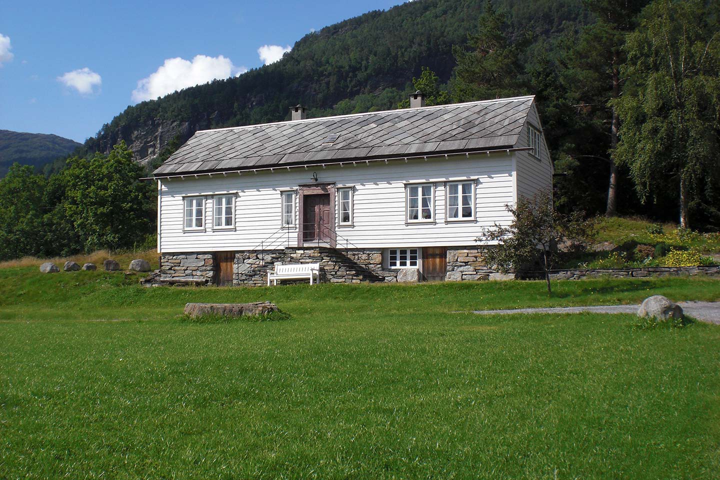 Omastrand Nestunet, Idneståvå