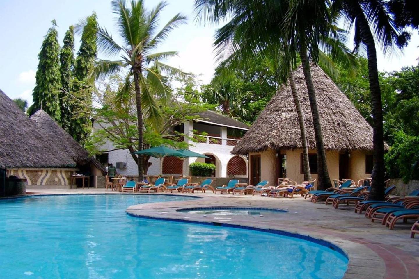 Pinewood Beach Resort And Spa Zwembad Afbeelding van Pinewood Beach Resort And Spa Zwembad