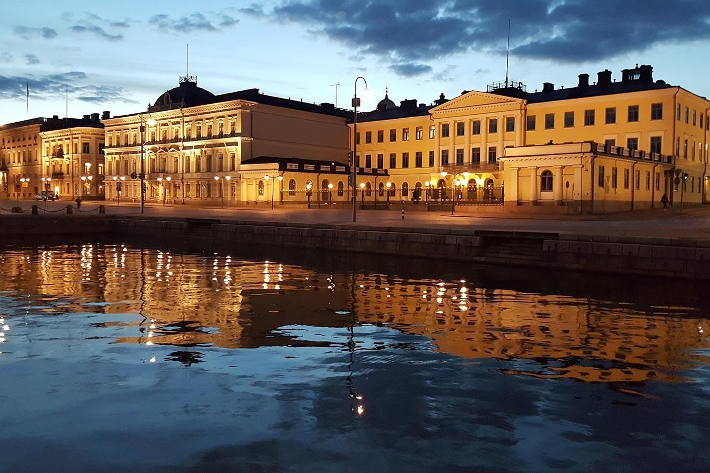 Surtur Finland Presidential Palace Juha Kalaoja Afbeelding van Surtur Finland Presidential Palace Juha Kalaoja