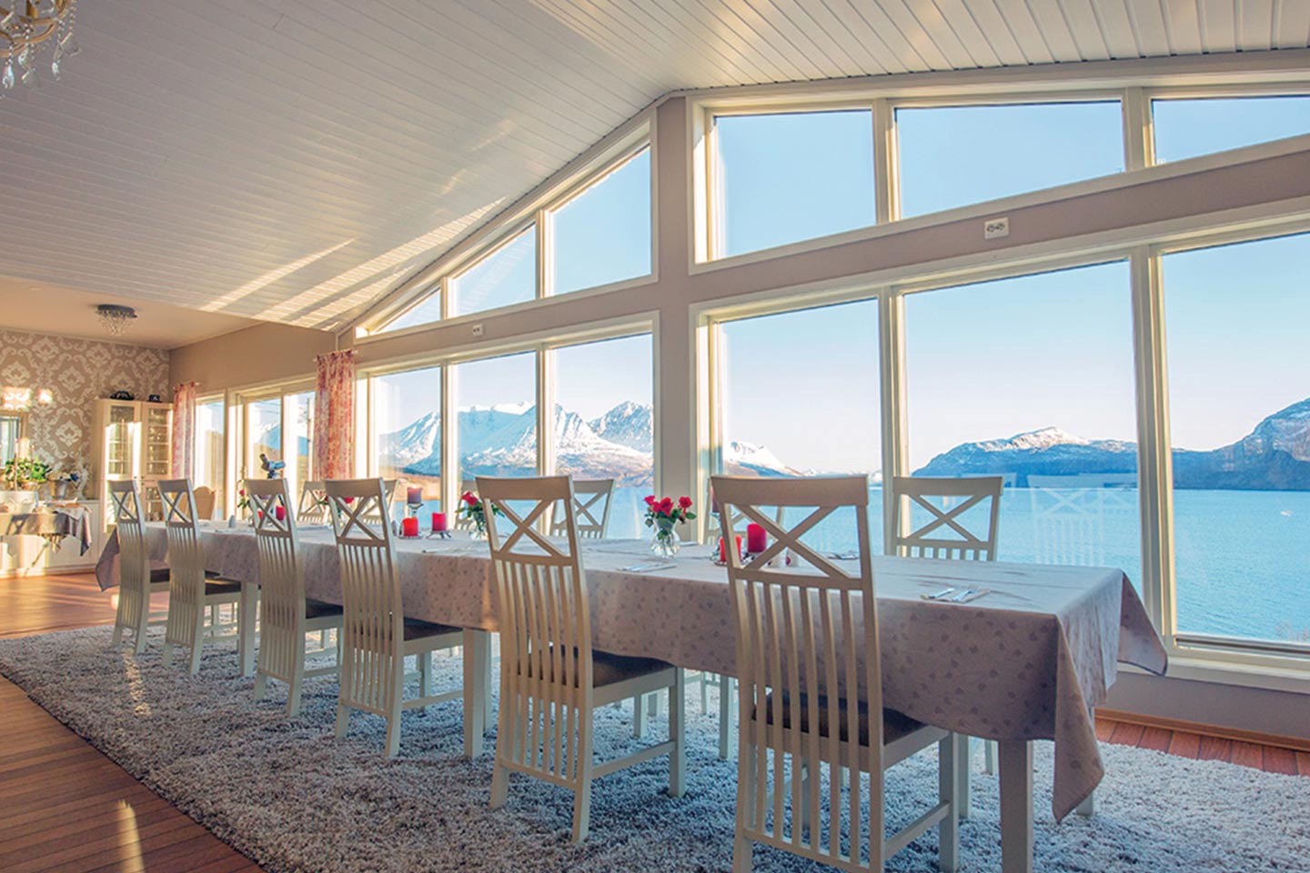 Uløybukt, Arctic Panorama Lodge