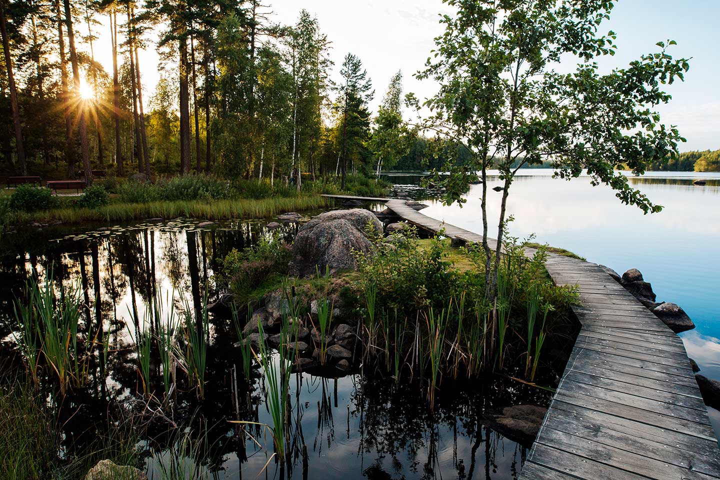 Afbeelding van Vanir Alexander Hall Sunset Over The Lake