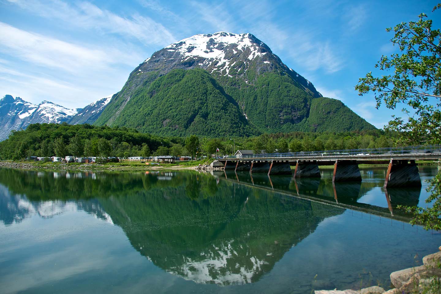 Afbeelding van Werdandi Grottur Bridge Andalsnes Camping And Rauma River Oyvind Heen VisitNorway