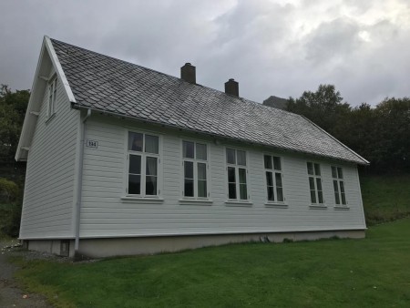 Ardal Hoiland Gard Skulehuset2