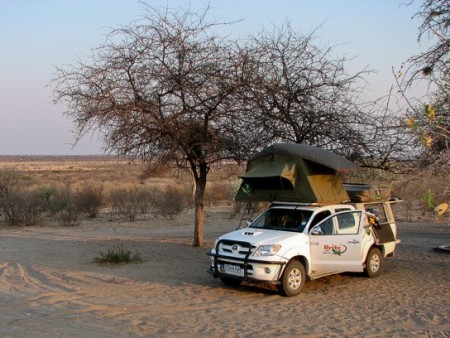 Centrale Kalahari Sunday Pan Campsite 01