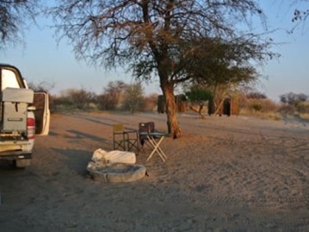 Centrale Kalahari Sunday Pan Campsite 02