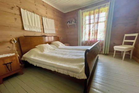Gamlastova Bedroom