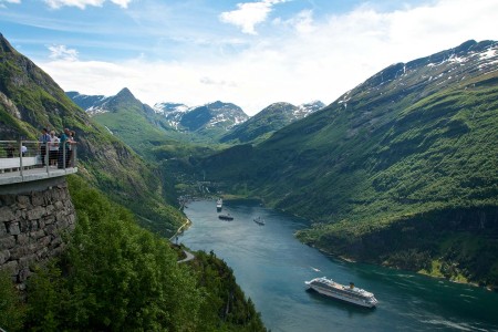 Geirangerfjord Zien Reis Thialf Viewpoint Ornesvingen Geirangerfjorden Oyvind Heen VisitNorway Com