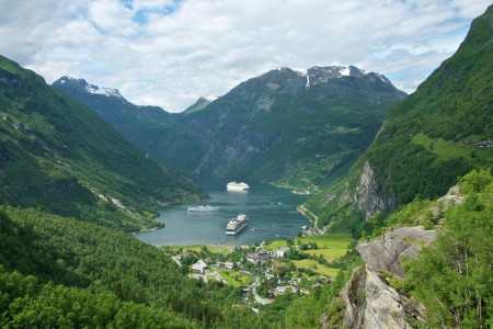 Geirangerfjord Zien Reis Thialf Viewpoint Flydalsjuvet Geirangerfjorden Oyvind Heen Visitnorway Com