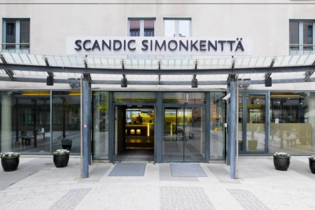 Helsinki Scandic Simonkentta Entrance