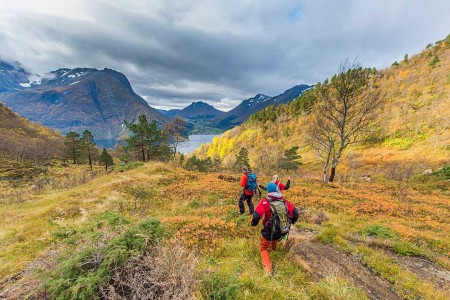 Hurtigruten Bergen Kirkenes Orjan Bertelsen Hjorundfjord