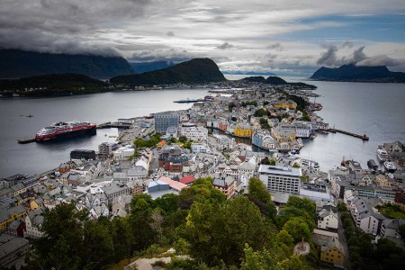 Hurtigruten Kirkenes Bergen Oscar Farrera Alesund Aksla