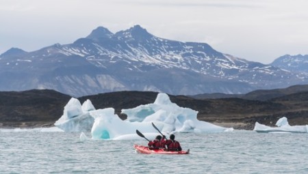 Kayaking In Saqqaq Greenland HGR 18909 500  Photo Karsten Bidstrup