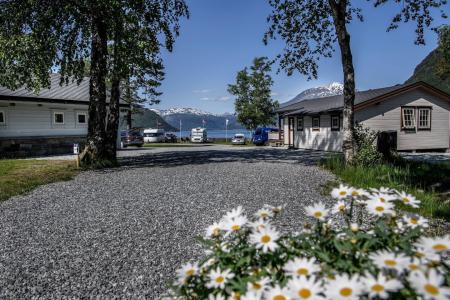 Kinsarvik Camping