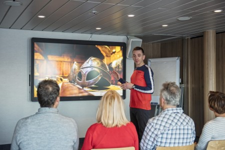 Kong Harald Lezing Expeditie Team Agurtxane Concellon Hurtigruten