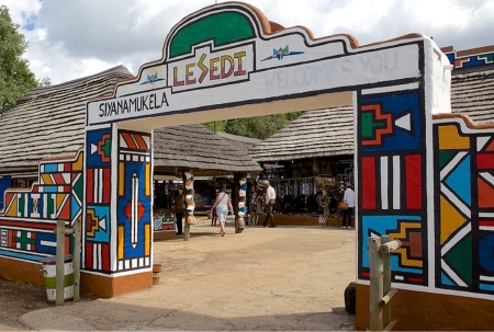 Lesedi%E2%80%93Cultural Village 02