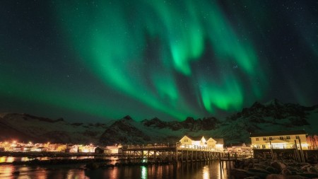 Noorderlicht Activiteit Reis Agena Tromso Mefjord Brygge Senja
