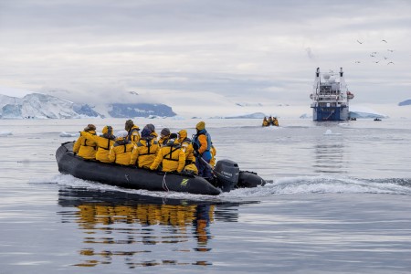 Ontdek Antarctica Quark Expeditions   Ant Explorer Discovering The 7th Continent   Credit Dagny Ivarsdottir