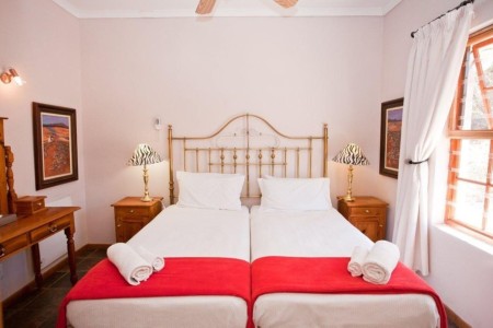 Red Stone Hills Oudtshoorn Red Rock Cottage Slaapkamer