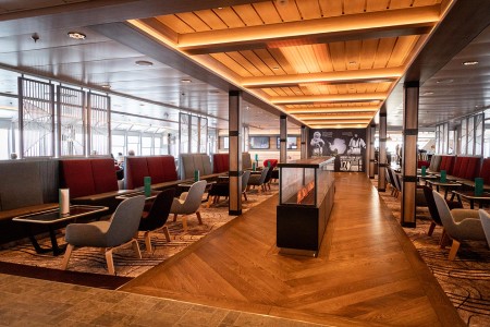 Roald Amundsen Explorer Lounge Hurtigruten Oscar Farrera