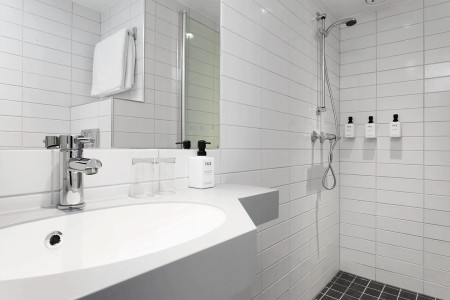 Scandic Alta Interior Standard Twin Bathroom