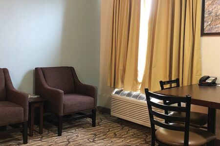 Single Queen Kitchenette  Aspen Hotel Anchorage  Cape Tracks