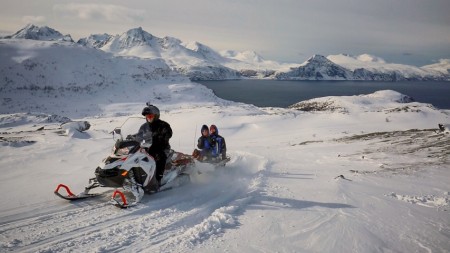 Sneeuwscootersafari Uloybukt Arctic Panorama Lodge
