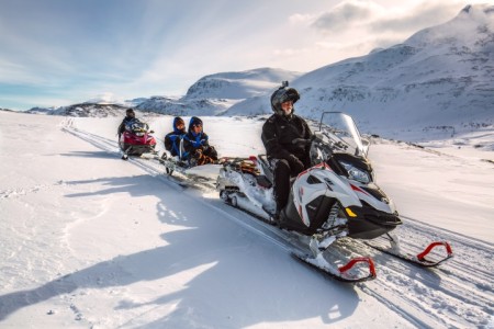 Sneeuwscootersafari Uloybukt Arctic Panorama Lodge