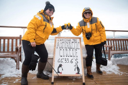 Vliegen En Varen Naar Antarctica QuarkExpeditions Crossing Antarctic Circle OAD Acaciajohnson 1