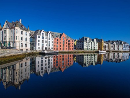 Alesund Hurtigruten