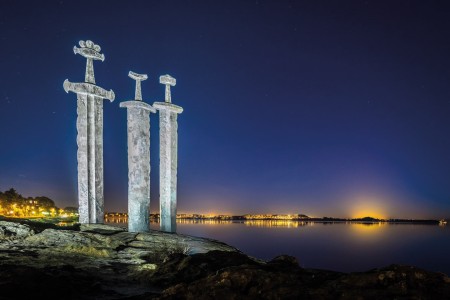 Autorondreis Noorwegen Aegir Sword In Rock Hafrsfjord Richard Larssen Visitnorway