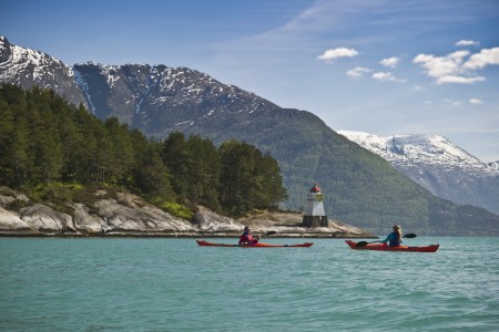Autotour Thor Kayaking On The Hardangerfjord Ch Visitnorway