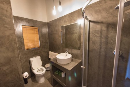 Bathroom Sefapane Lodge