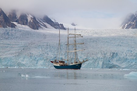 Beluga Reizen Zeilschip Antigua