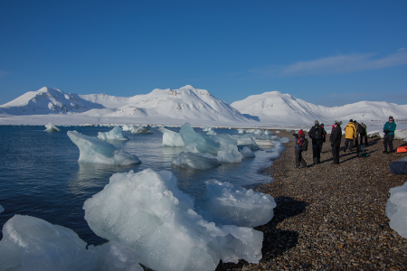Bootreis Noord Spitsbergen Hiking%2C Arctic Spring %C2%A9 J%C3%B6rg Berning   Oceanwide Expeditions J%C3%B6rg Berning