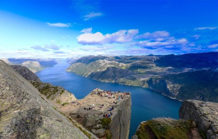 Campinghutten Alfhild Noorwegen Preekstoel Hardangerfjord Preikestolen The Pulpit Rock Fjord Norway Paul Edmundson