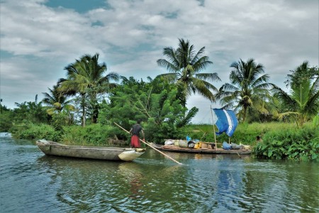 Canal De Pangalanes Palmarin Boot Rachel Koorn