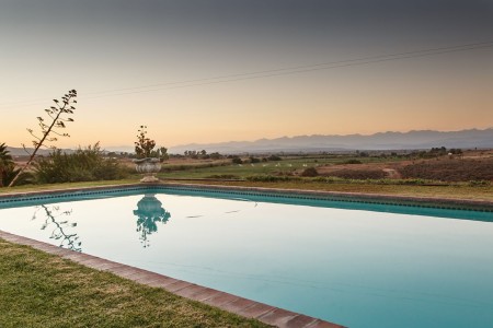 De Denne Country Guesthouse Oudtshoorn Zwembad Uitzicht